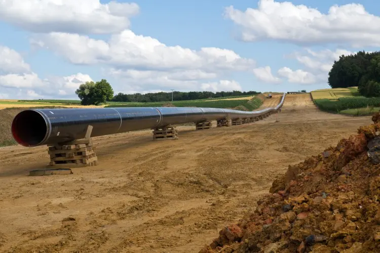 Fotolia_43551615_Gas-Pipeline_M-e1443635539663