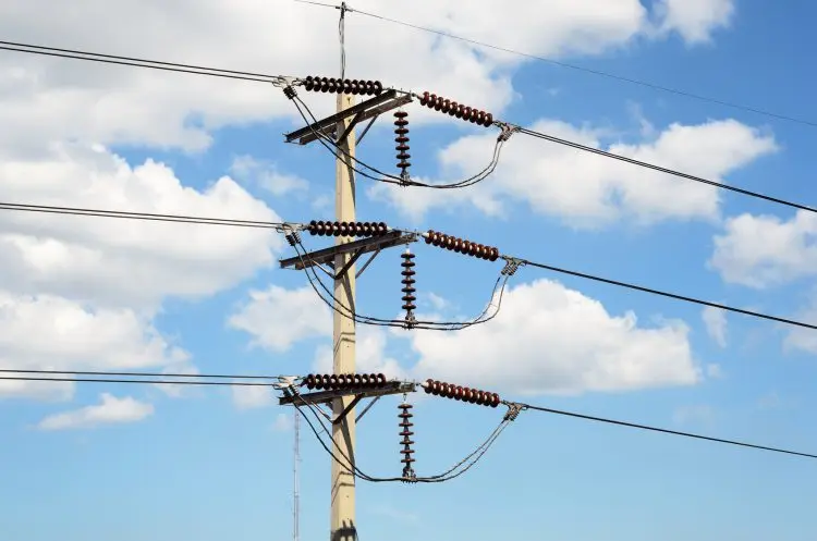 Fotolia_67432342_Power-transmission-lines_M-e1470947817401