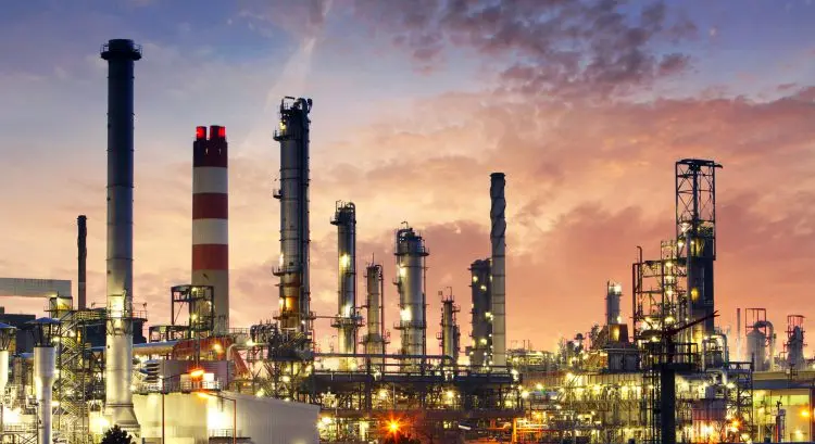 Fotolia_68898096_Oil-and-gas-factory_M-e1467225088429