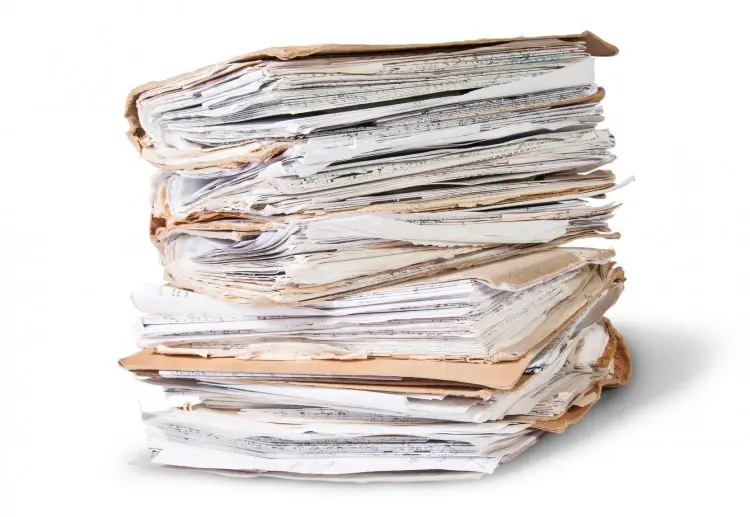 Fotolia_75814627_old-files-stacking-up_M-e1452027166540