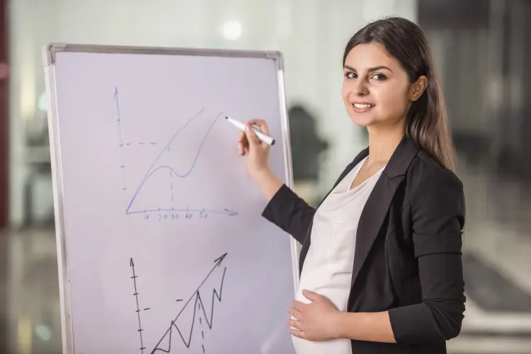 Fotolia_81368291_Pregnant-Business-Woman_M-e1454090291964