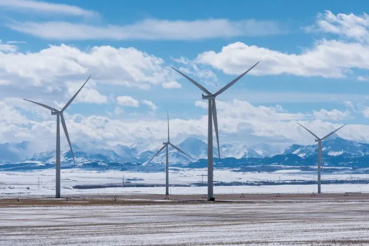 Fotolia_83335859_Wind-Turbines-with-Rocky-Mountains-in-the-Winter_M-e1479329264777