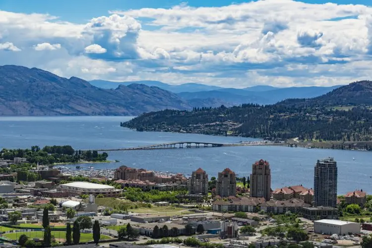 Fotolia_86419170_Kelowna-BC-Okanagan-Lake_M-e1485294437994