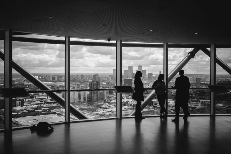 People-with-City-background-Web
