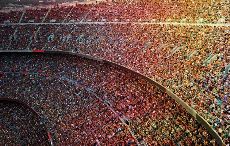 Fotolia_89401817_Stadium_S-e1475168239947