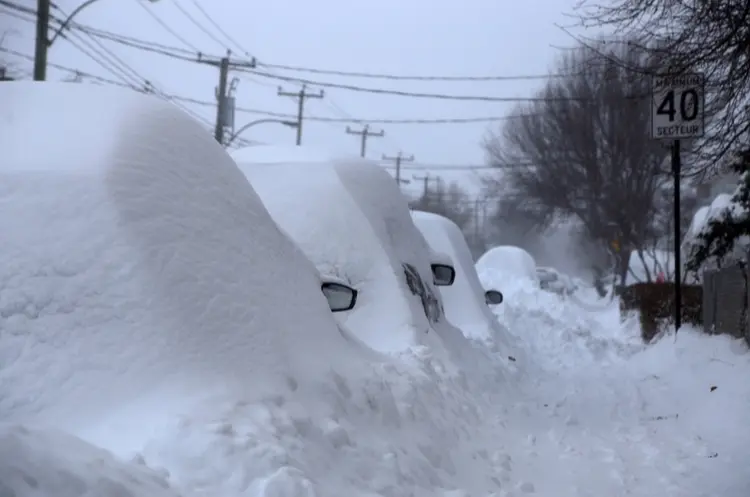 shutterstock_1007635597_snow storm_web
