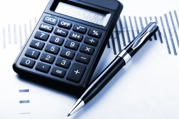 shutterstock_1020026449_pen and calculator web