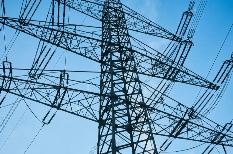 shutterstock_1105780808_Hydro tower_web