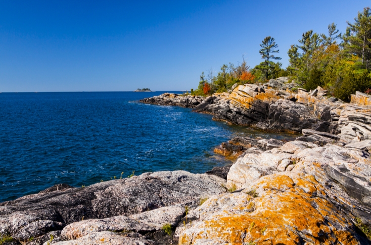 shutterstock_181197008_northern Ontario_web