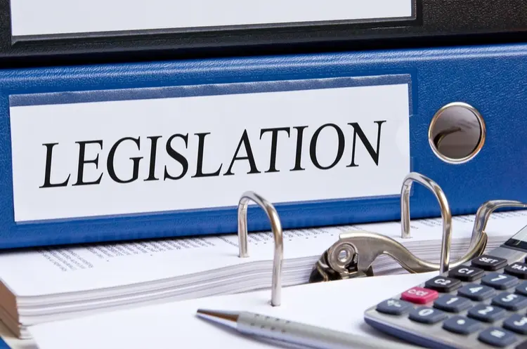 shutterstock_331515974_legislation_web