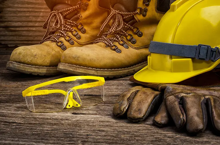 shutterstock_361295621_hat and boot