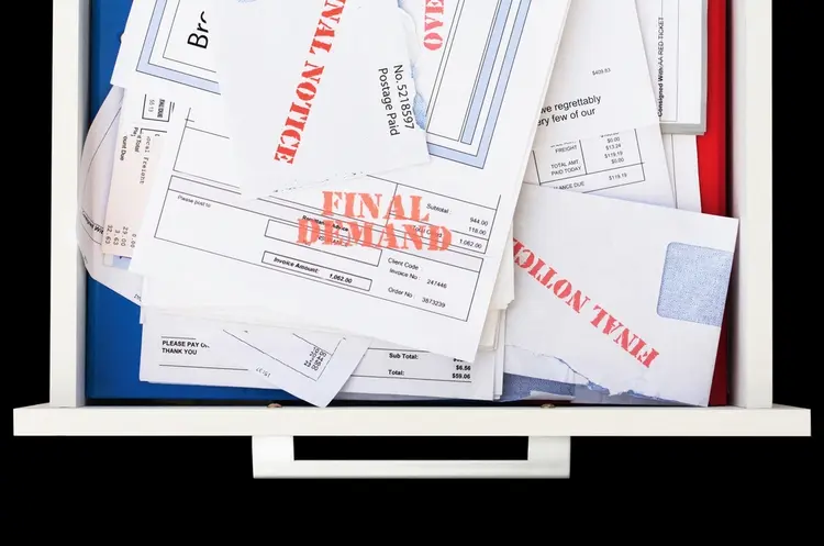 shutterstock_61702768_unpaid bills_web