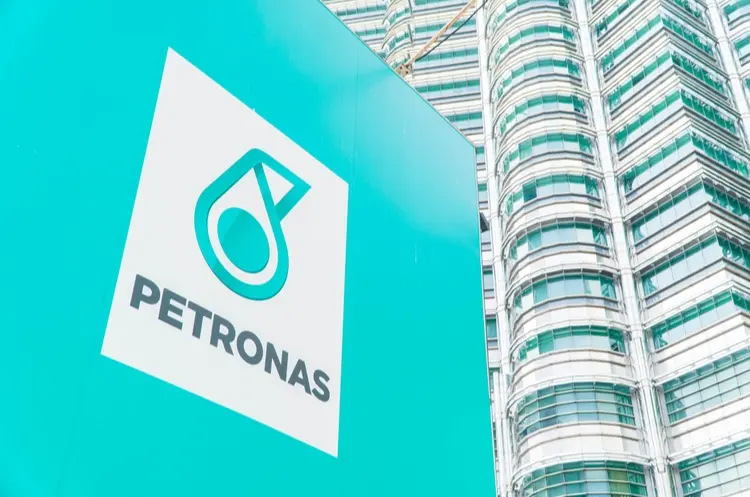 shutterstock_681247144_Petronas_web