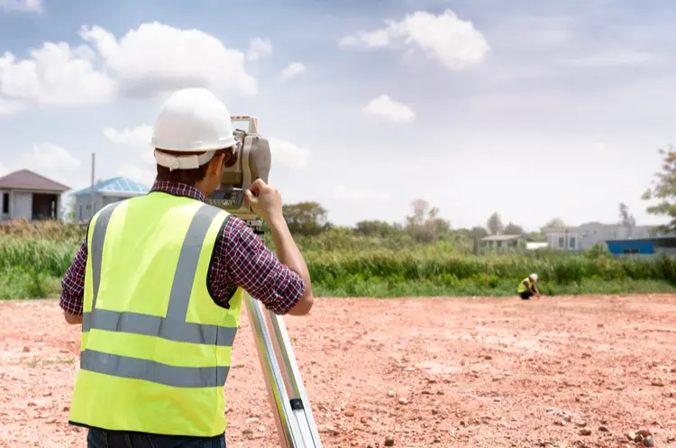 shutterstock_744465556_land surveyor web