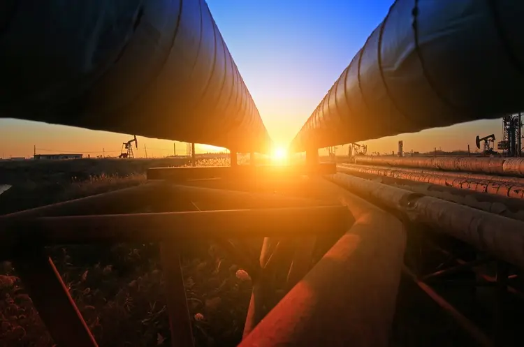 shutterstock_749826562_pipeline web