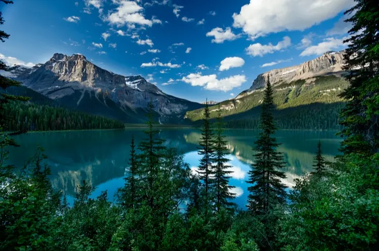 shutterstock_98857256_Emerald Lake BC_web