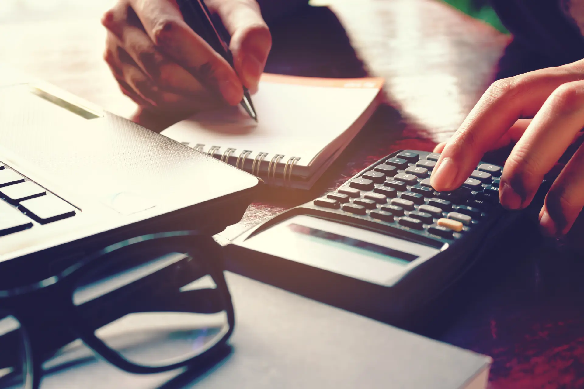shutterstock_calculating price