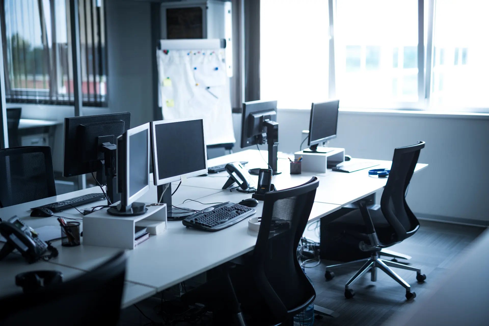 shutterstock_empty office