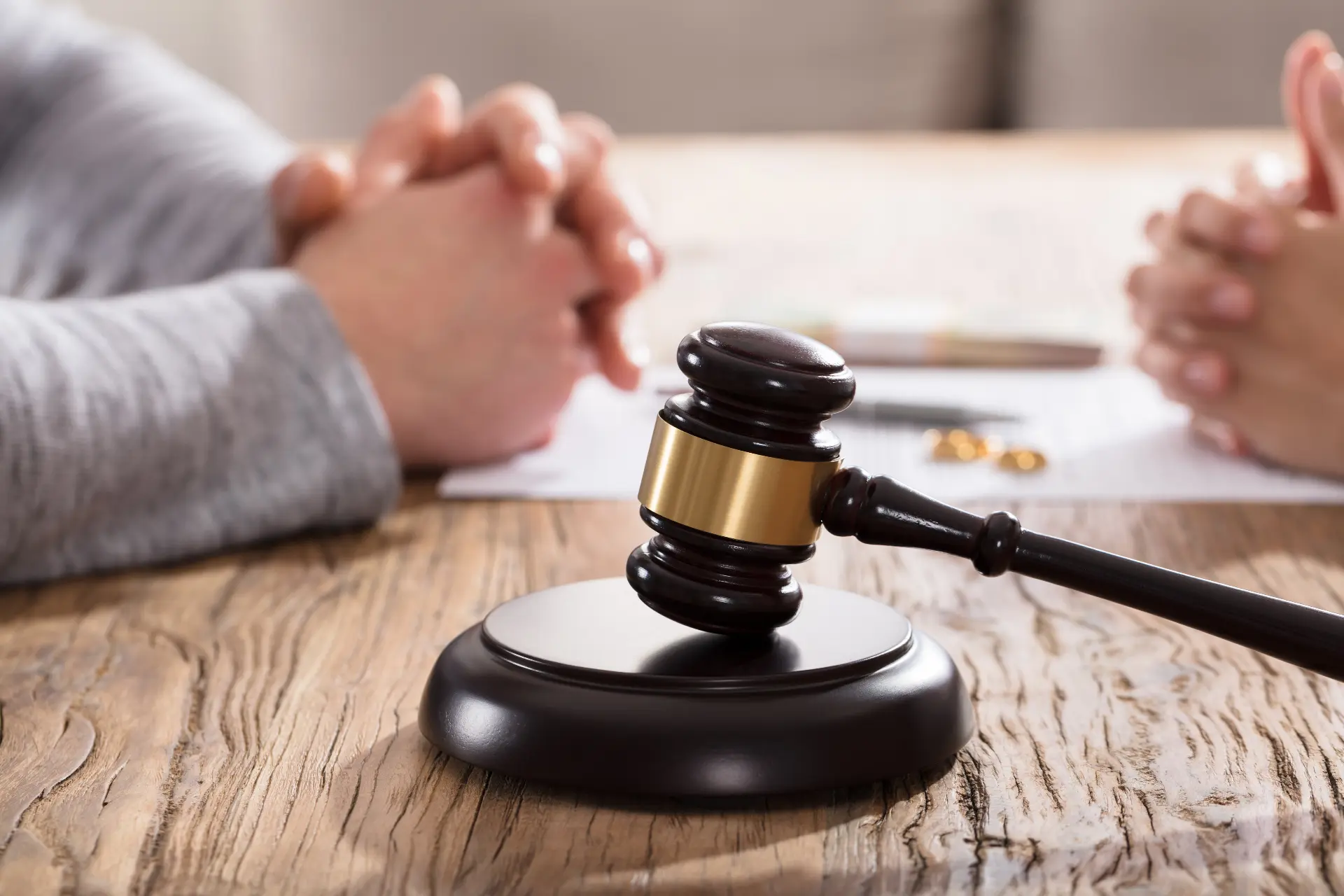 shutterstock_settlement_gavel